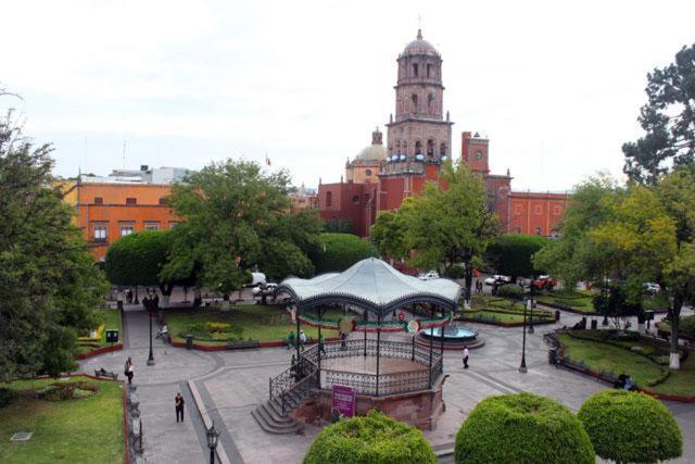 Hotel Plaza Querétaro Екстериор снимка