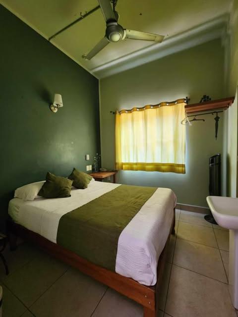 Hotel Plaza Querétaro Екстериор снимка