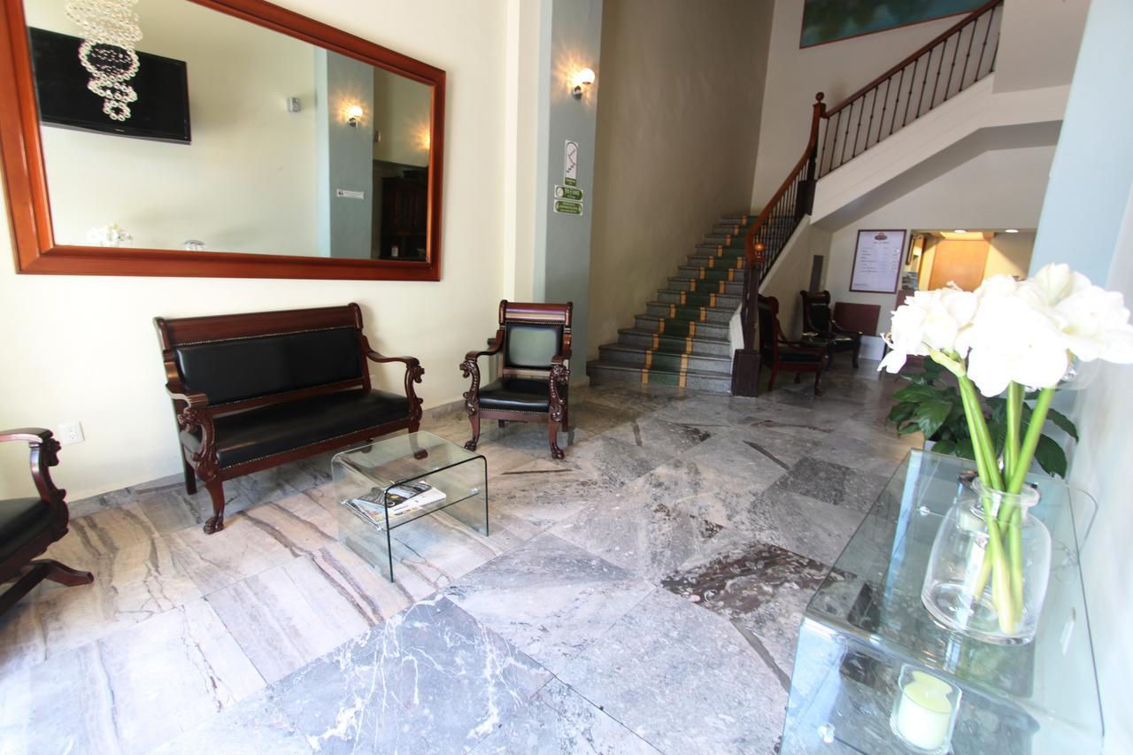 Hotel Plaza Querétaro Екстериор снимка